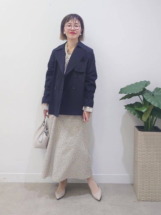 MUTSUKOさんの「UNTITLED｜【定番人気/はっ水/洗える】タスランショートトレンチコート」を使ったコーディネート