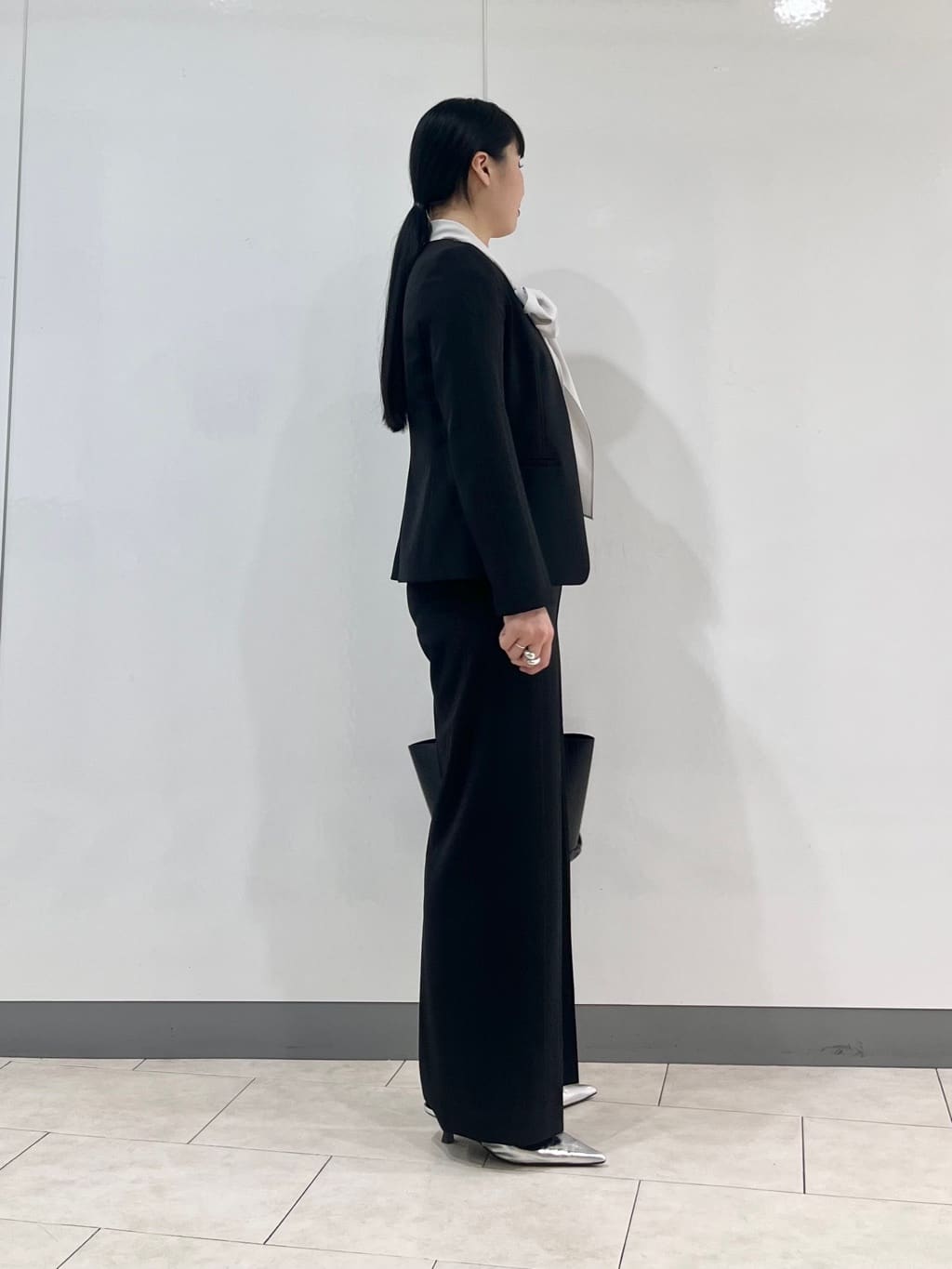 hasuさんの「INDIVI｜【通勤スーツ／洗える】ストレッチカラーレスジャケット」を使ったコーディネート