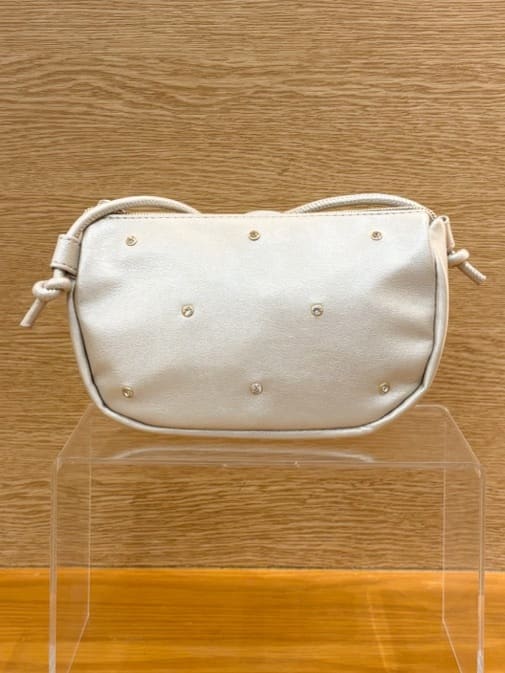 yukariさんの「grove｜【撥水／シルエット2WAY】羽織るだけでサマになる、スタンドネックテントラインコート」を使ったコーディネート