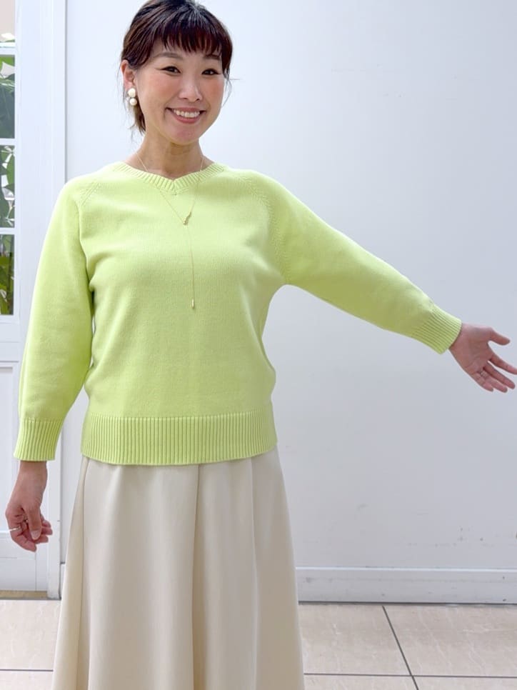 Osawaさんの「Dessin｜【洗える】コットンVネックニット」を使ったコーディネート