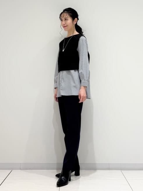 kayoさんの「INDIVI｜【褒められパンツ／高ストレッチ】タックテーパードパンツ」を使ったコーディネート