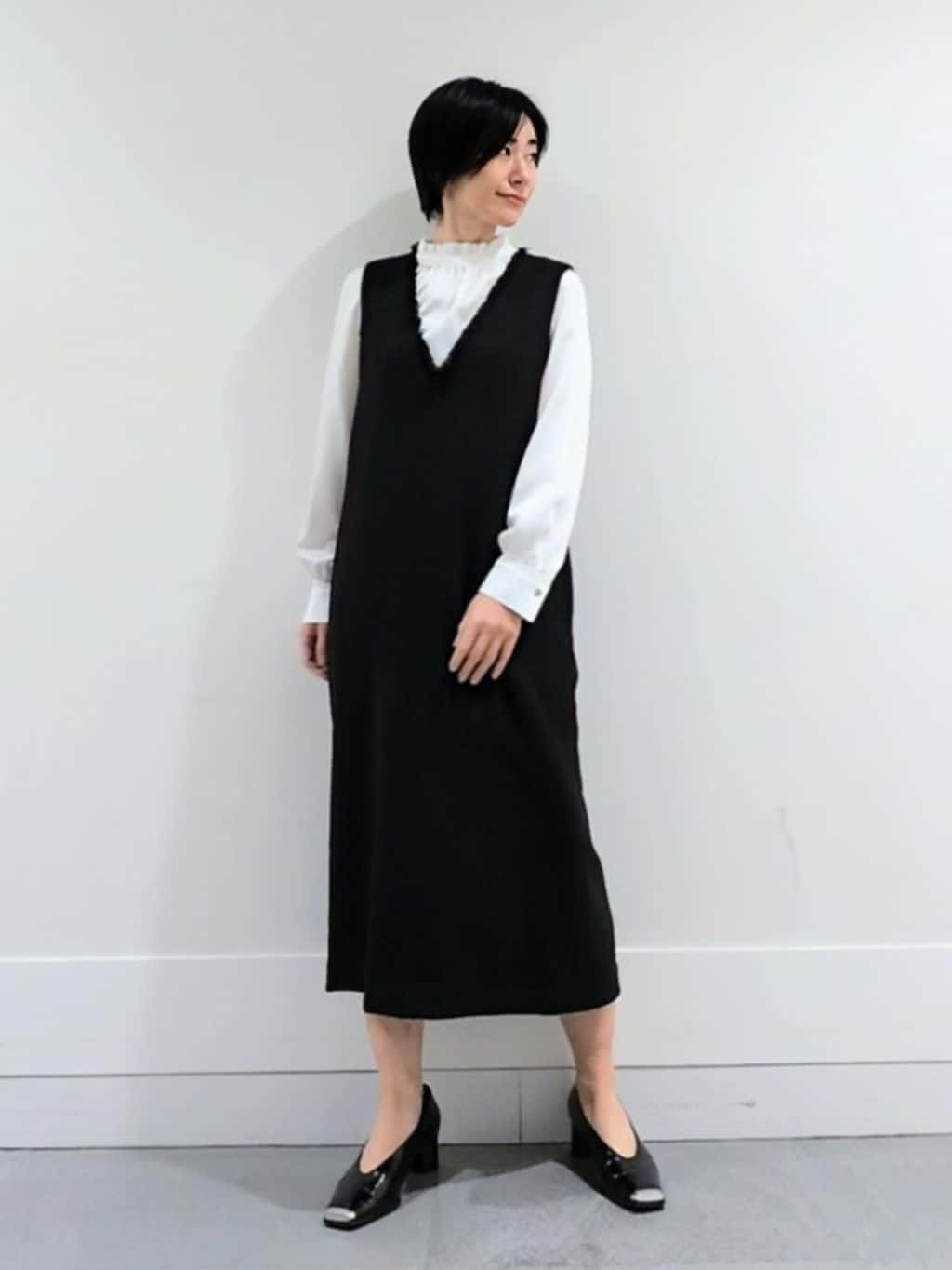 ミズタさんの「UNTITLED｜◆【セレモニー/定番人気】ハイネックフリル ブラウス」を使ったコーディネート