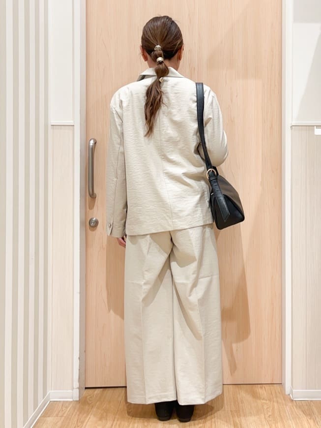 natsumiさんの「SHOO･LA･RUE｜【洗濯機可/セットアップ可/UV/SS-LL】楽してきちんと きれい見えゆったりワイドパンツ」を使ったコーディネート