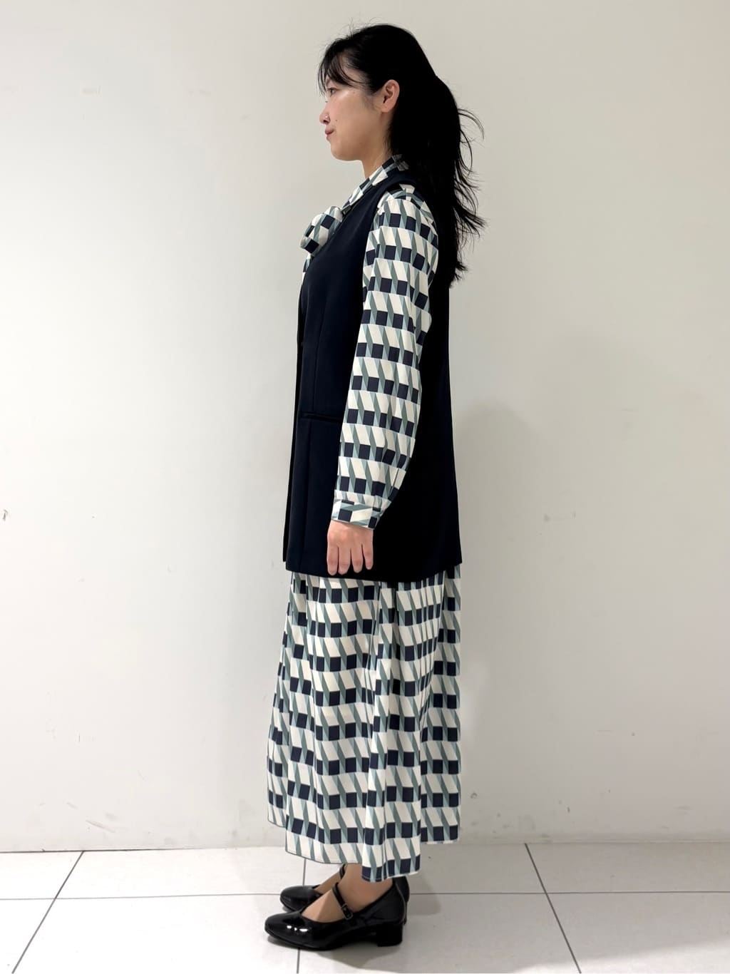 momokoさんの「INDIVI｜【洗える／多機能／SETUP可】着る日傘ジレジャケット」を使ったコーディネート