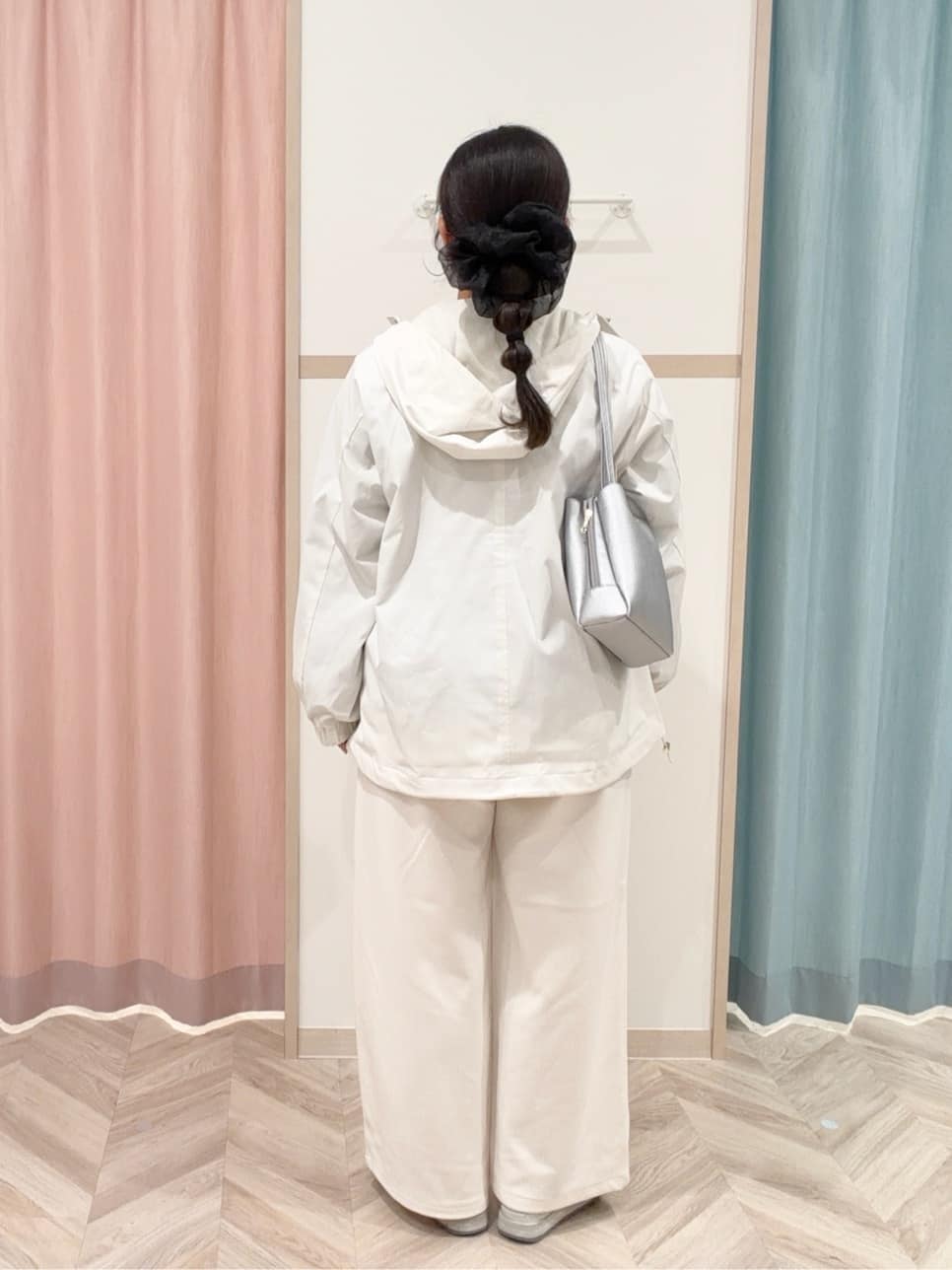 まちゃんなちゃんさんの「SHOO･LA･RUE｜【防花粉/高レビュー】きれいもかっこいいも叶える 欲張りマウンテンパーカ」を使ったコーディネート