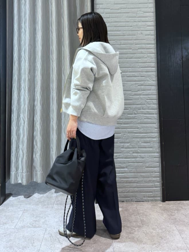 chさんの「THE SHOP TK｜ダンボールジップパーカ」を使ったコーディネート