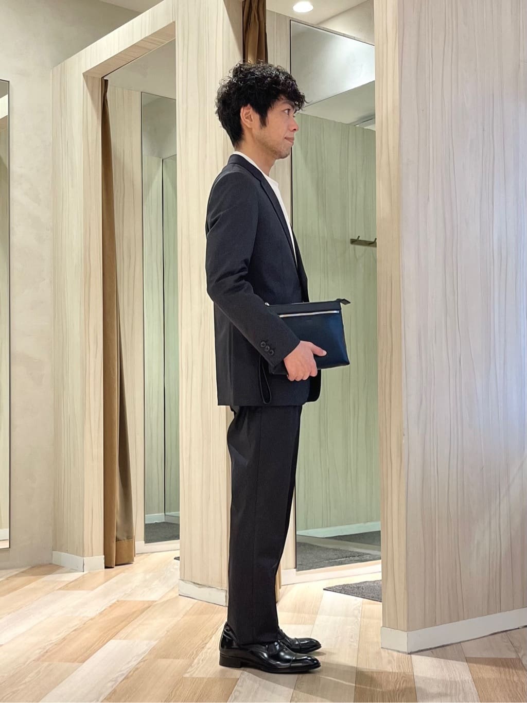 URAさんの「TAKEO KIKUCHI｜【360&deg;ストレッチ／軽量】None Of Stress ライト ジャケット（セットアップ対応）」を使ったコーディネート