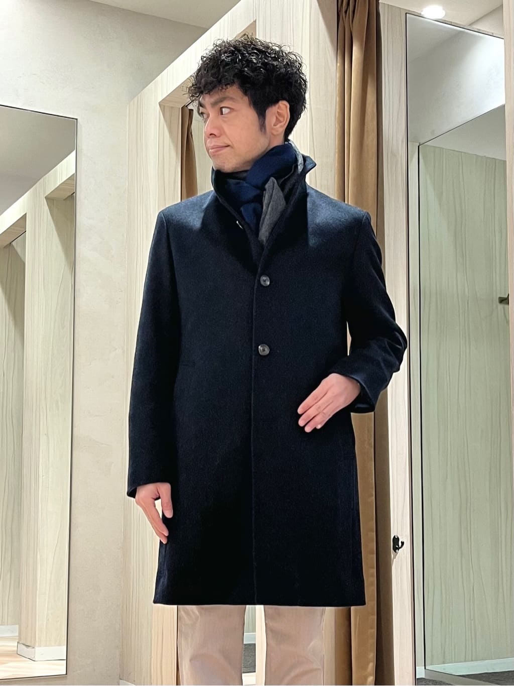URAさんの「TAKEO KIKUCHI｜【ウールカシミヤブレンド】ビーバー調 スタンドカラー コート」を使ったコーディネート