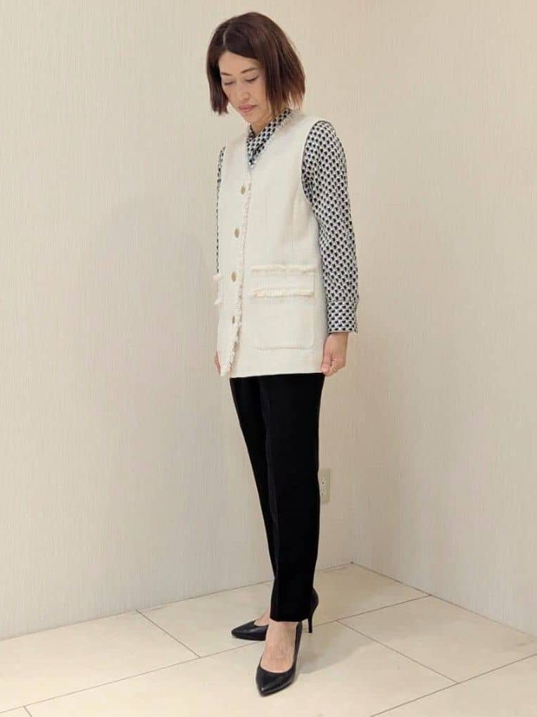 u-macoさんの「UNTITLED｜【オンオフ使える】スラブツイード ジレ」を使ったコーディネート