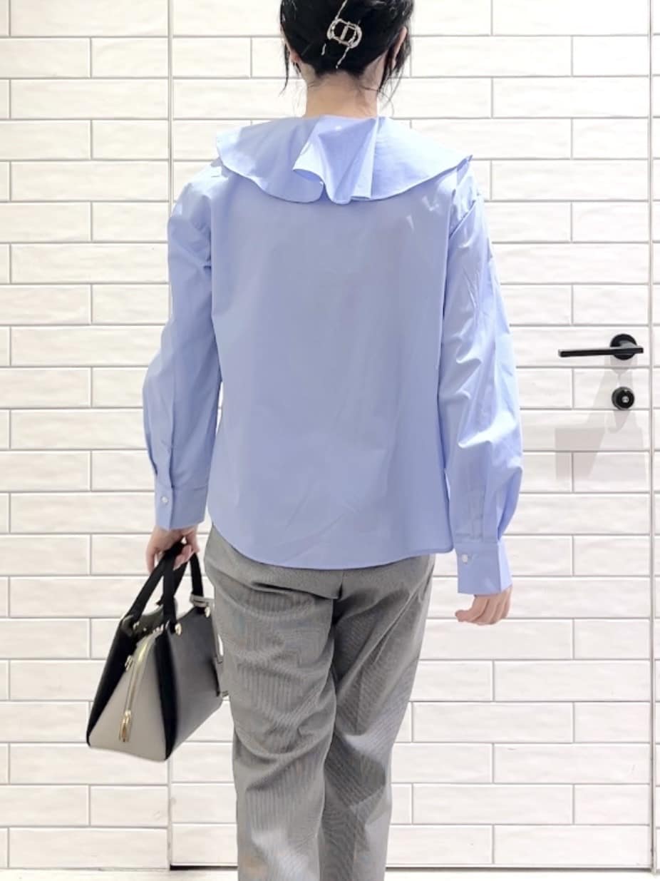 しおりさんの「OPAQUE.CLIP｜フロントフリルブラウス【洗濯機OK】」を使ったコーディネート