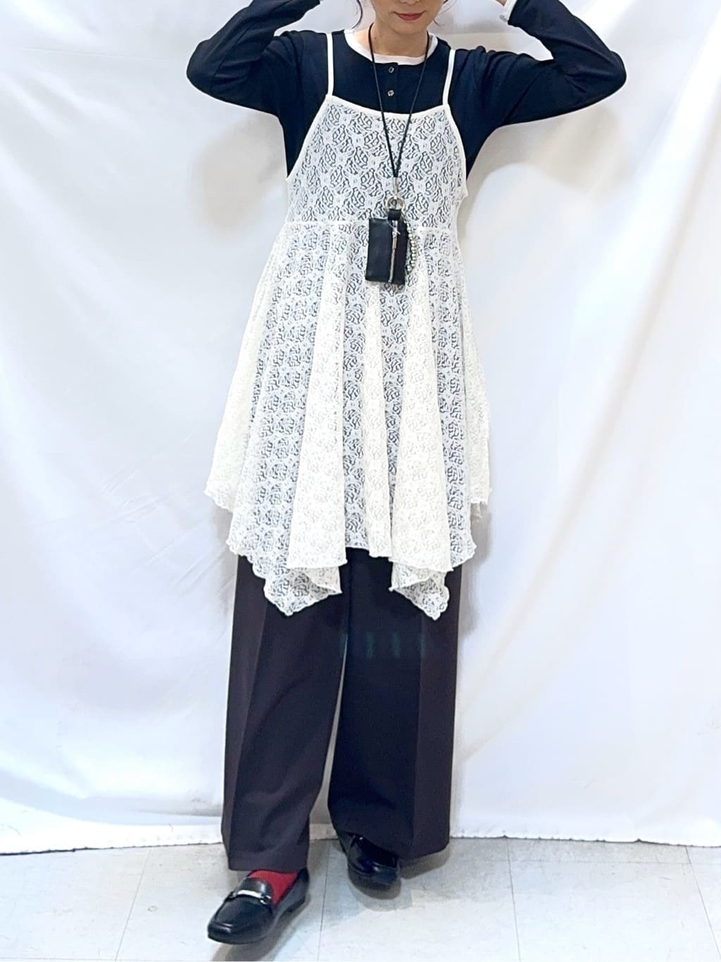 𝐇𝐢𝐫𝐨𝐦𝐢さんの「SHOO･LA･RUE｜【前後2WAYネック】レイヤードスタイルにおすすめ レースキャミチュニック」を使ったコーディネート