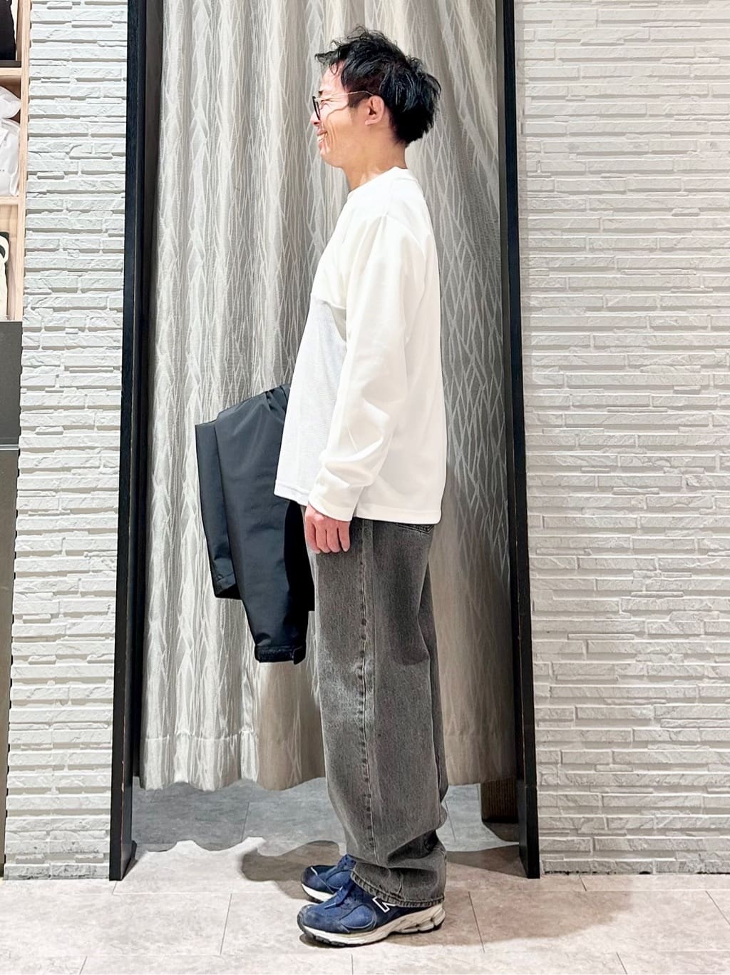 KENJI Iさんの「THE SHOP TK｜【季節の変わり目に最適】ナイロンマウンテンパーカ  防風/洗濯機OK」を使ったコーディネート