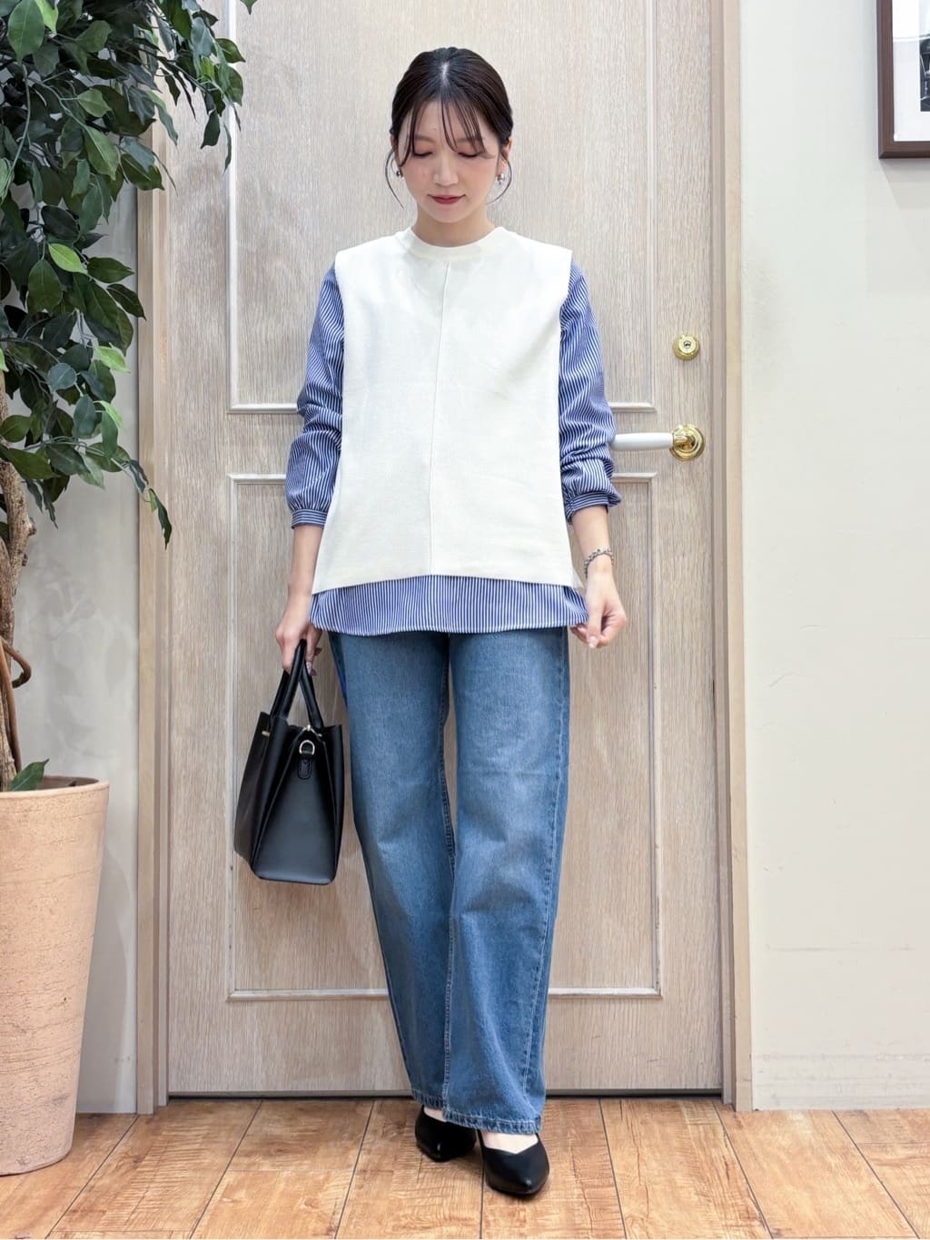 なみさんの「SHOO･LA･RUE｜【S-LL/撥水】通勤やお出かけにも活躍 ロングトレンチコート」を使ったコーディネート
