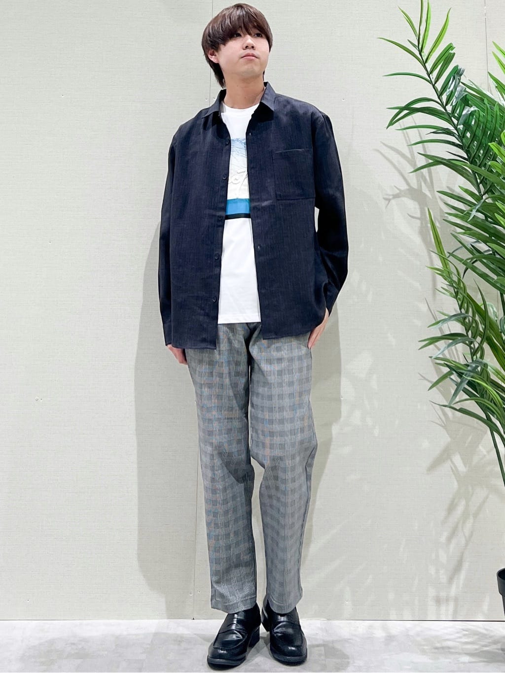 SHI-MAさんの「THE SHOP TK｜【LINO FINE】リネンライク 長袖シャツ UVカット/イージーケア/吸水速乾/洗濯機OK」を使ったコーディネート