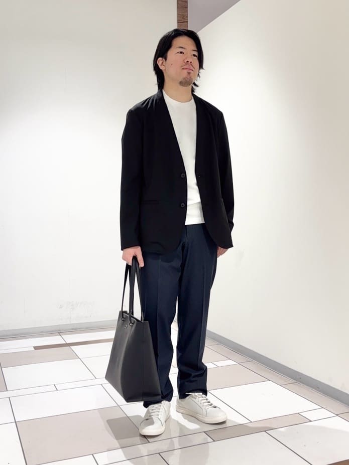及川さんの「TAKEO KIKUCHI｜【ON／OFF兼用】CARREMANファブリック ノーカラージャケット」を使ったコーディネート