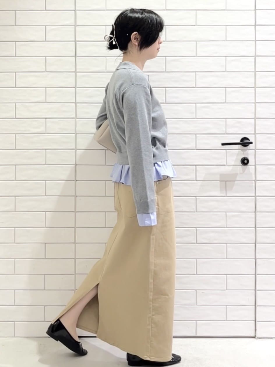 しおりさんの「OPAQUE.CLIP｜ポロ衿シャツドッキングニット【洗濯機OK】」を使ったコーディネート