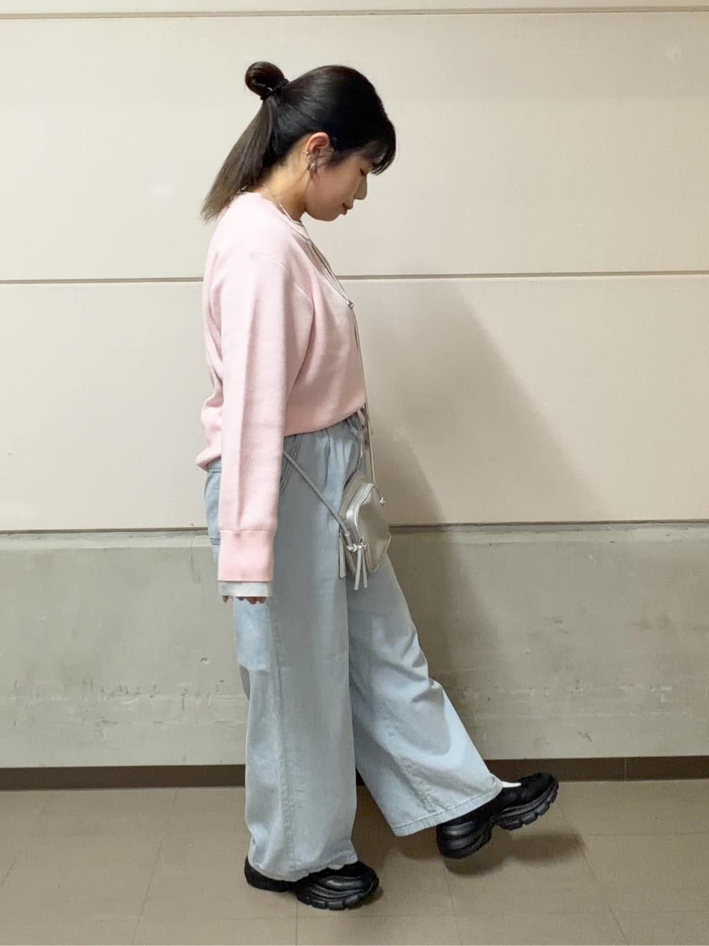 まちゃんなちゃんさんの「SHOO･LA･RUE｜【洗濯機可/S-LL/インしなくても着られる】1枚で決まる　レイヤード風スウェットライクニット」を使ったコーディネート