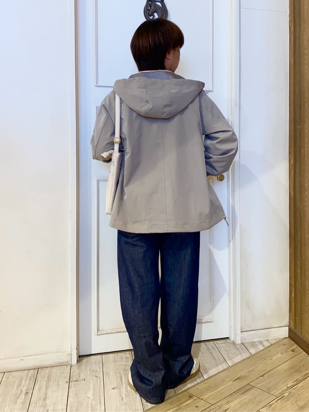 WAさんの「SHOO･LA･RUE｜【SHOO・LA・RUE DENIM/SS-LL】程よい厚みの ストレートデニムパンツ（10.5オン」を使ったコーディネート