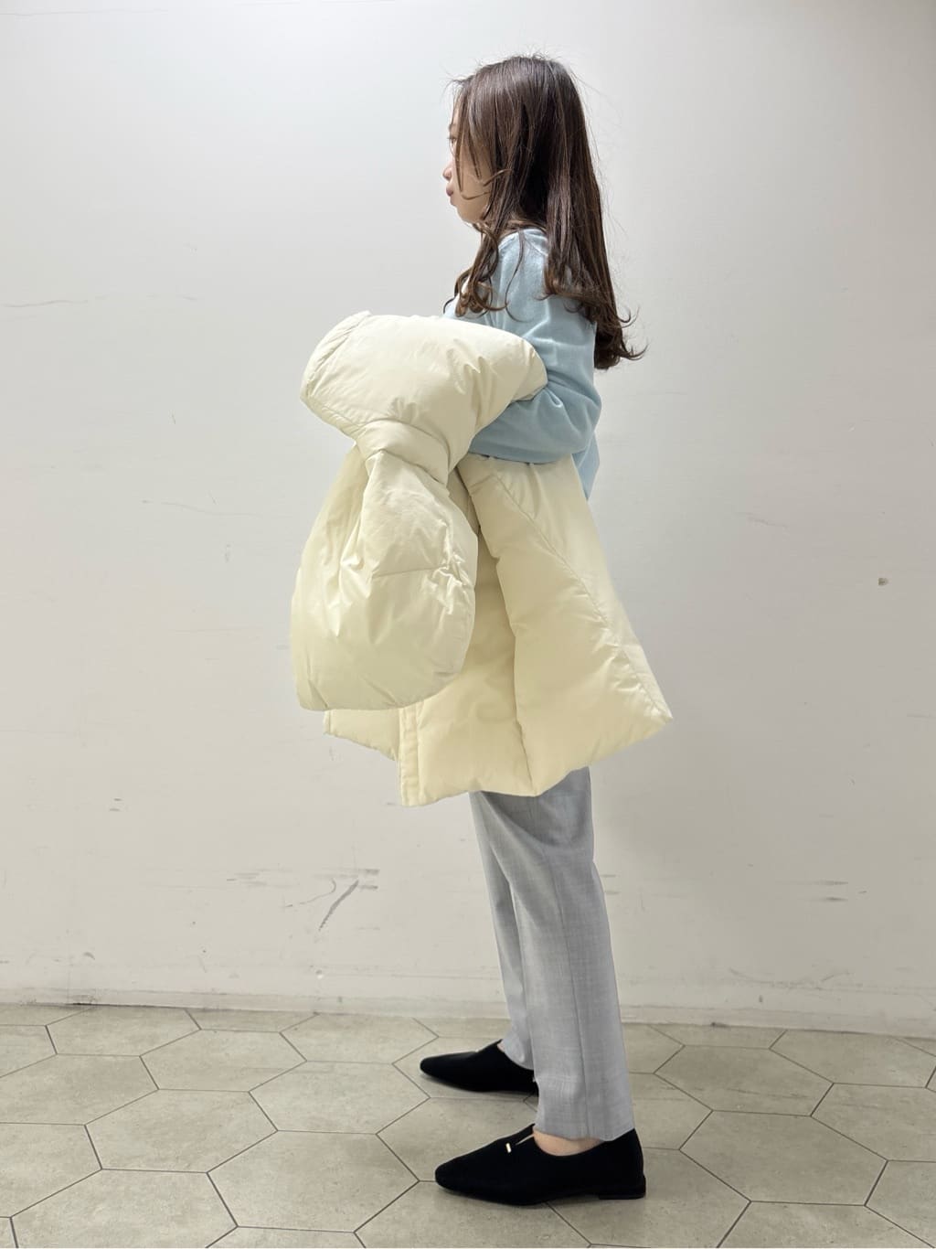 kahoさんの「INDIVI｜【洗える／チュニック丈／カシミヤ混】スリットデザインVネックニット」を使ったコーディネート