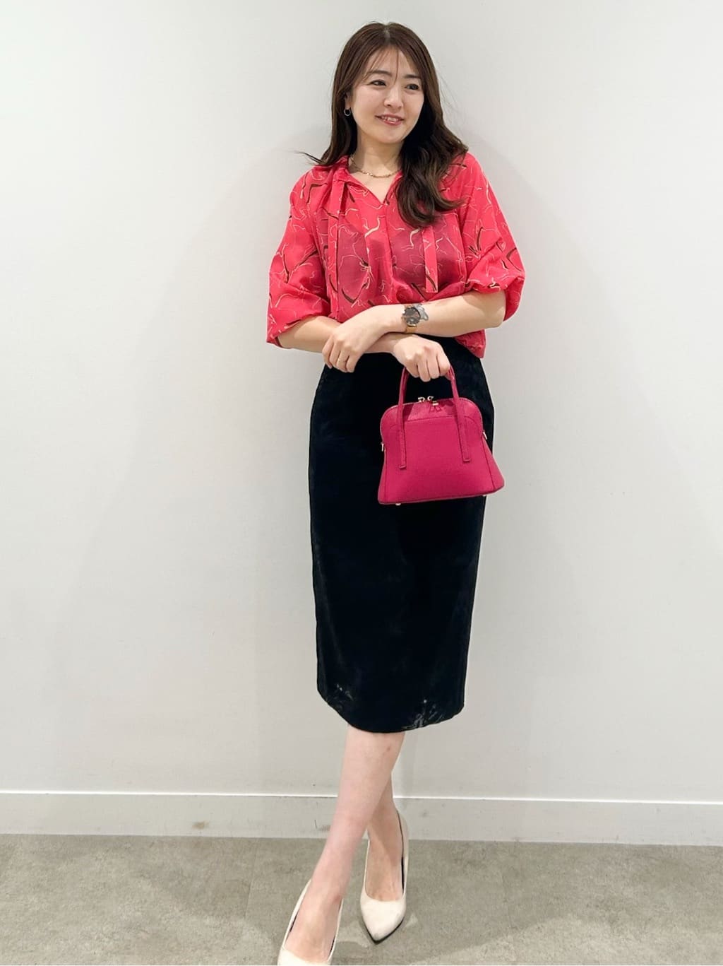 hayaseさんの「COUP DE CHANCE｜【手洗い可/通勤服】シアーローン花柄ブラウス」を使ったコーディネート
