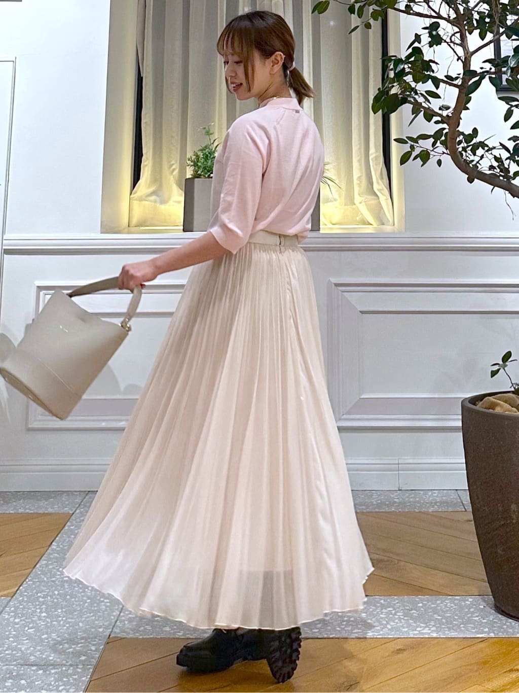なべこさんの「DRESSTERIOR｜【ウォッシャブル】コットンシルクハーフスリーブニット」を使ったコーディネート