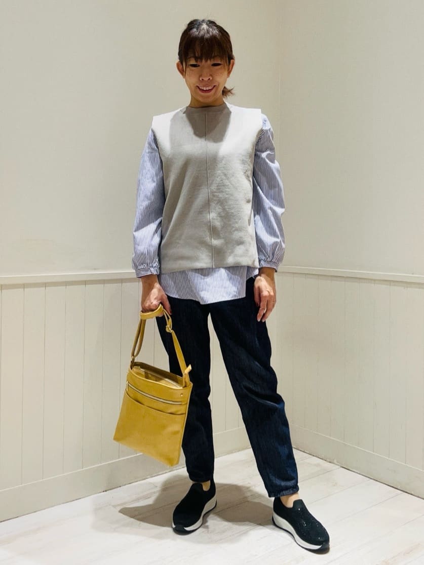 Kyonさんの「SHOO･LA･RUE｜【8ポケット/ギフトにも】すっきり見えのショルダーバッグ」を使ったコーディネート
