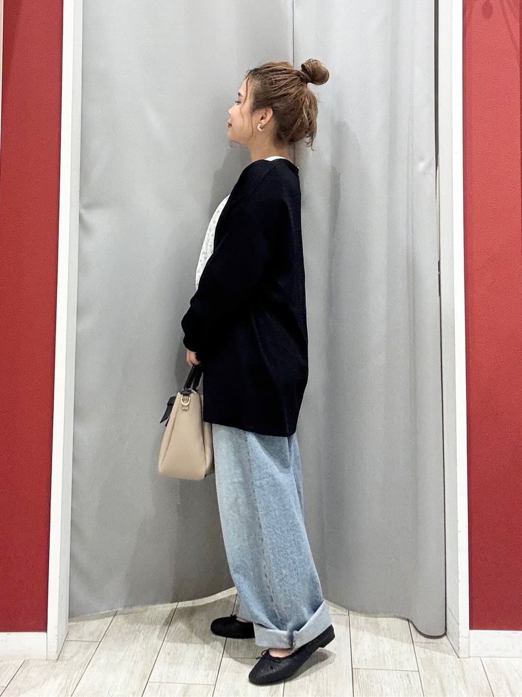 shioさんの「SHOO･LA･RUE｜【洗濯機可/UV】さらっとしたタッチが心地よい ミドルカーディガン」を使ったコーディネート