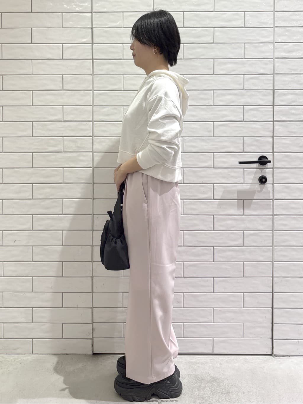 ayumiさんの「OPAQUE.CLIP｜ショート裏毛フーディ【洗濯機OK】」を使ったコーディネート