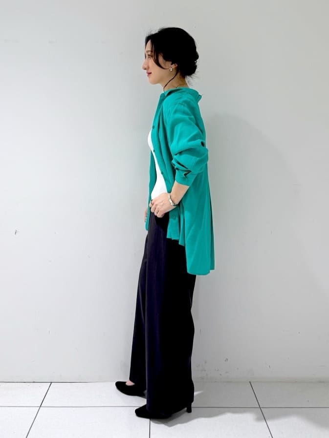 そんさんの「INDIVI｜【体型カバー／清涼感】シアーオーバーシャツ」を使ったコーディネート