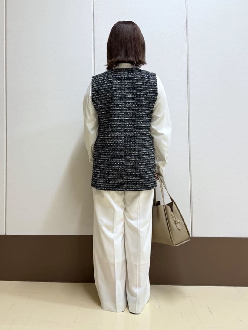Rikoさんの「INDIVI｜【2点セット／洗える】ツイードジレ＆ボウタイブラウス」を使ったコーディネート