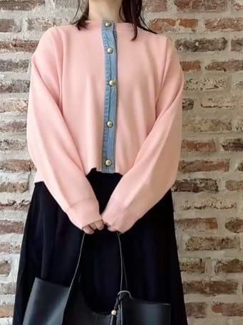 tokiさんの「THE SHOP TK｜【羽織るだけでこなれ感を演出】デニム切替カーディガン」を使ったコーディネート
