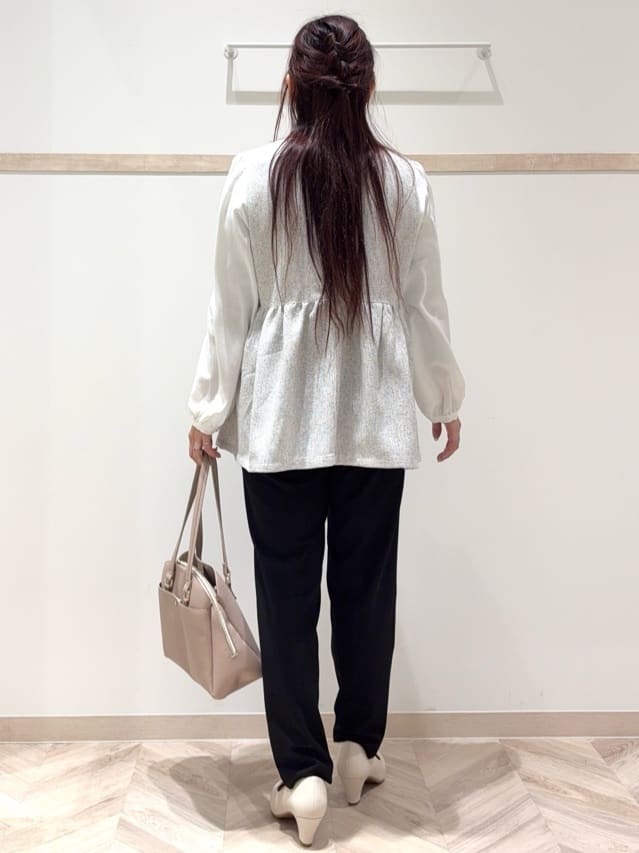 nanaさんの「SHOO･LA･RUE｜【洗濯機可/S-LL】ベルト風デザインがアクセント きれい見えテーパードパンツ」を使ったコーディネート