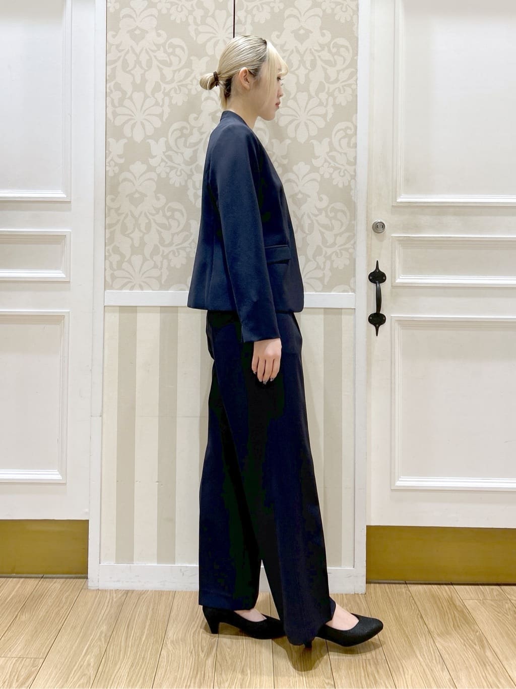 望 愛さんの「grove｜【マシンウォッシュ／防シワ/SS-3L】ストレッチノーカラージャケット」を使ったコーディネート