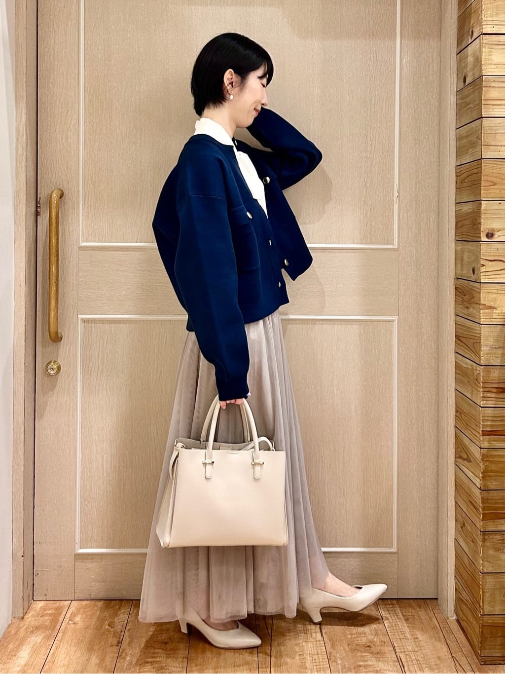 ちぐささんの「SHOO･LA･RUE｜【洗濯機可/S-LL】1枚でも羽織りでも 華やか上品カーデ」を使ったコーディネート