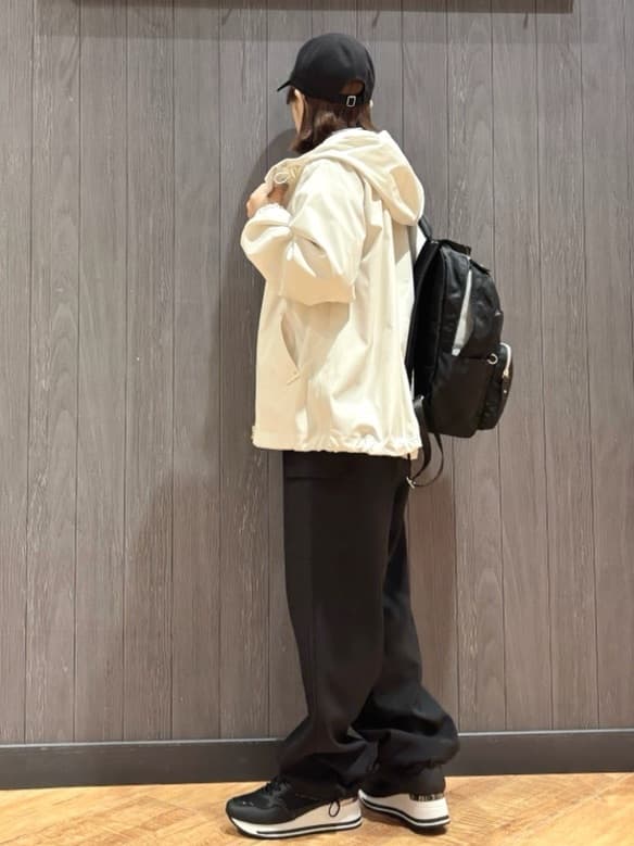 meiさんの「SHOO･LA･RUE｜【洗濯機可/S-LL/2WAY】こなれたカジュアルスタイルに イージーカーゴパンツ」を使ったコーディネート