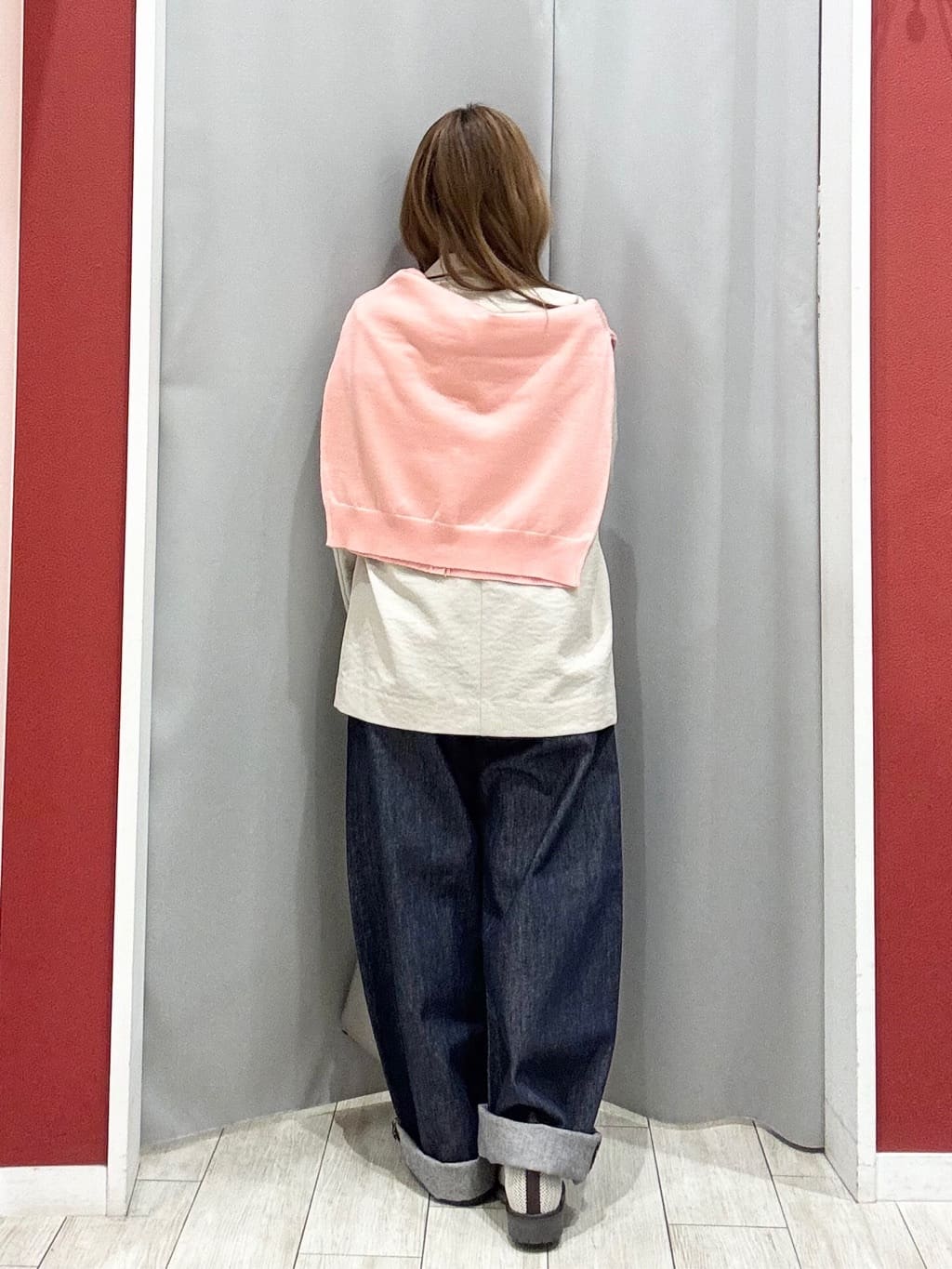 shioさんの「SHOO･LA･RUE｜【S-LL/セットアップ可/イージーケア/UV】オンにもオフにも 軽やかシングルジャケット」を使ったコーディネート