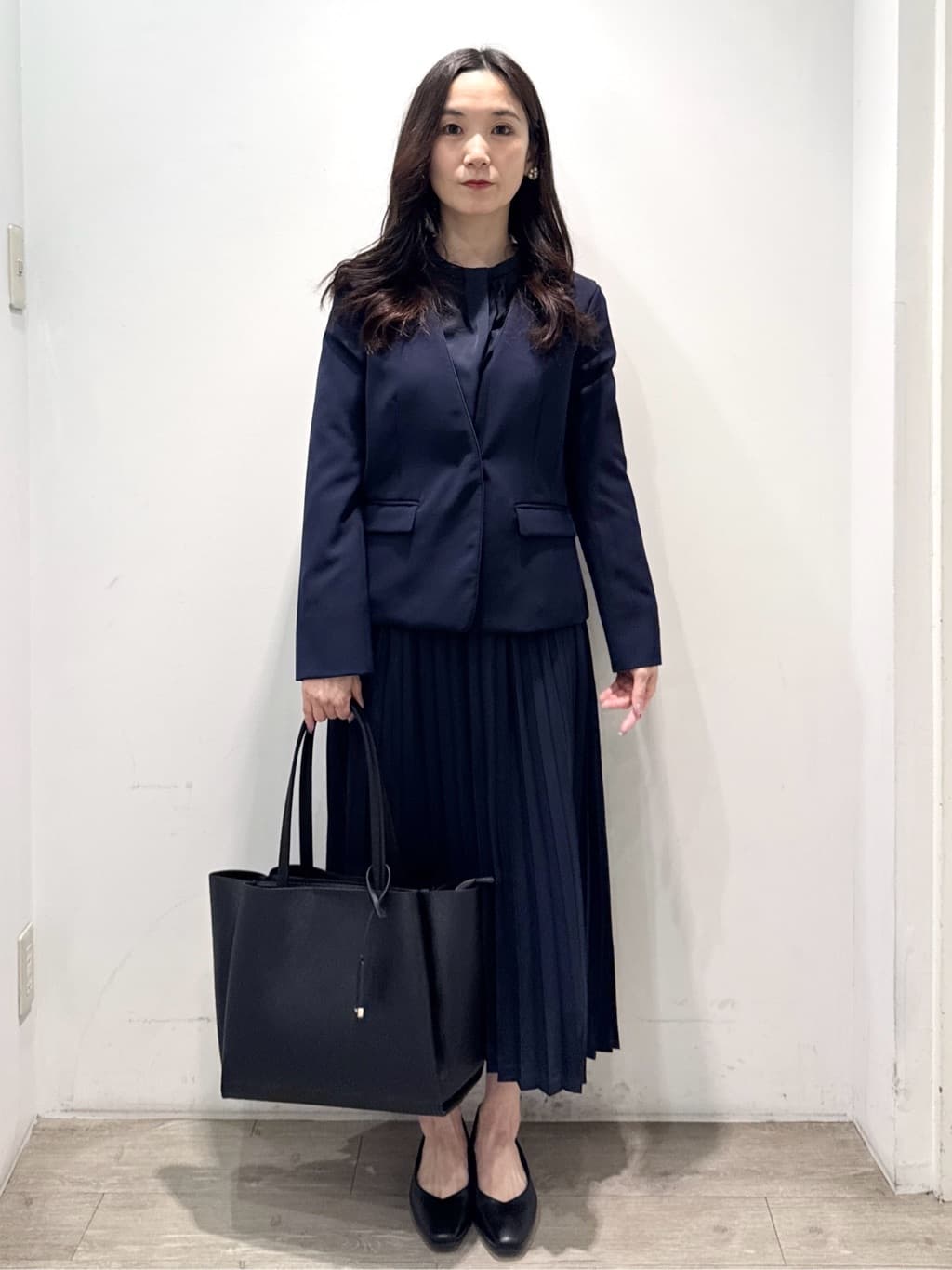 yuicciさんの「OPAQUE.CLIP｜《通勤／セットアップ対応》 パイピングVネックジャケット【洗濯機OK】」を使ったコーディネート