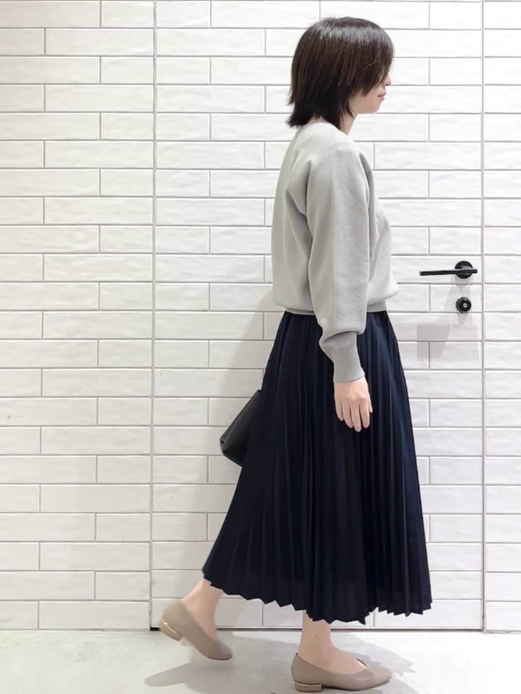 しおりさんの「OPAQUE.CLIP｜スウェットライクニット【洗濯機OK】」を使ったコーディネート