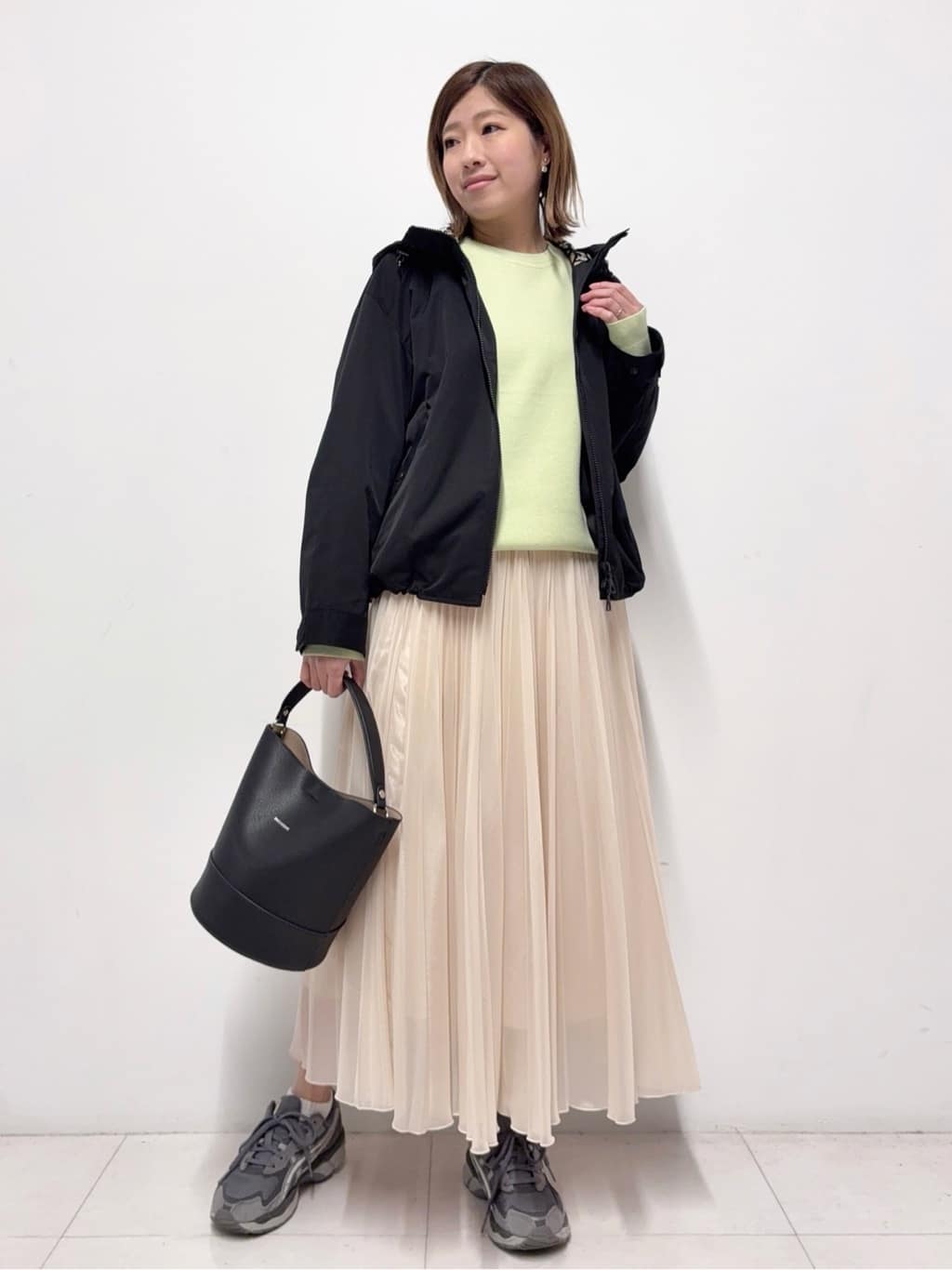 Nishijimaさんの「DRESSTERIOR｜【ウォッシャブル/撥水素材】撥水ツイル マウンテンパーカー」を使ったコーディネート