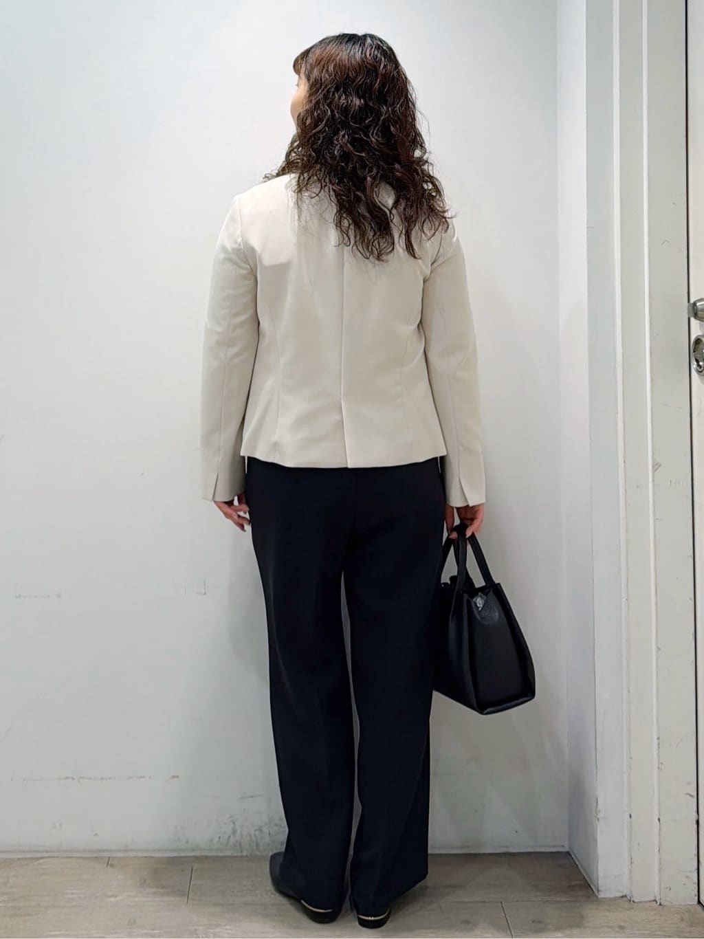 sumicaさんの「OPAQUE.CLIP｜《通勤／セットアップ対応》 パイピングVネックジャケット【洗濯機OK】」を使ったコーディネート