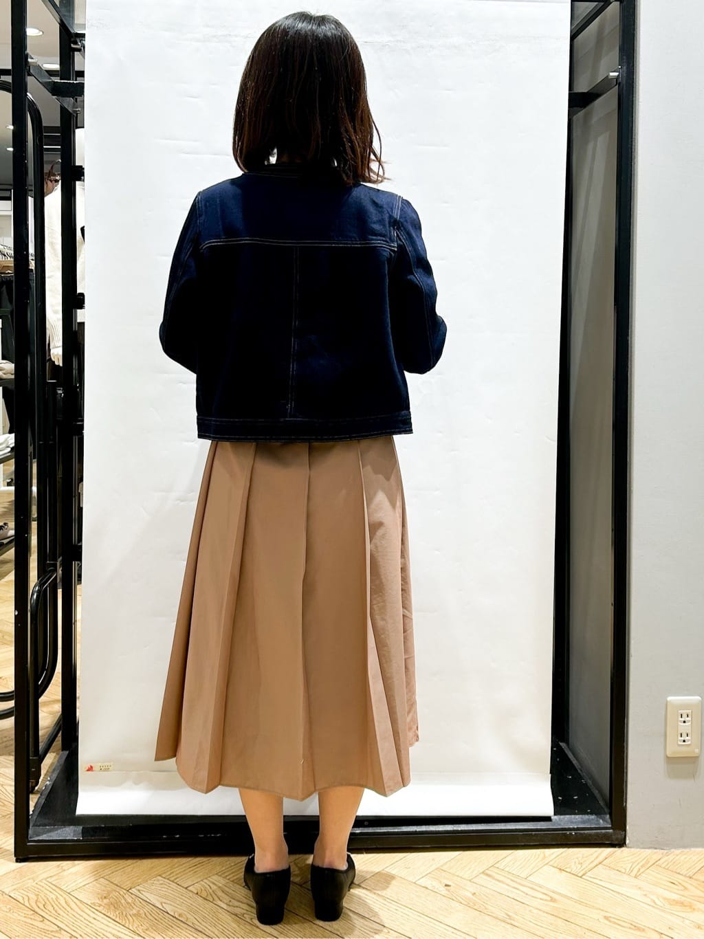 グッチさんの「index｜ミニマルノーカラーデニムジャケット【洗濯機OK】」を使ったコーディネート