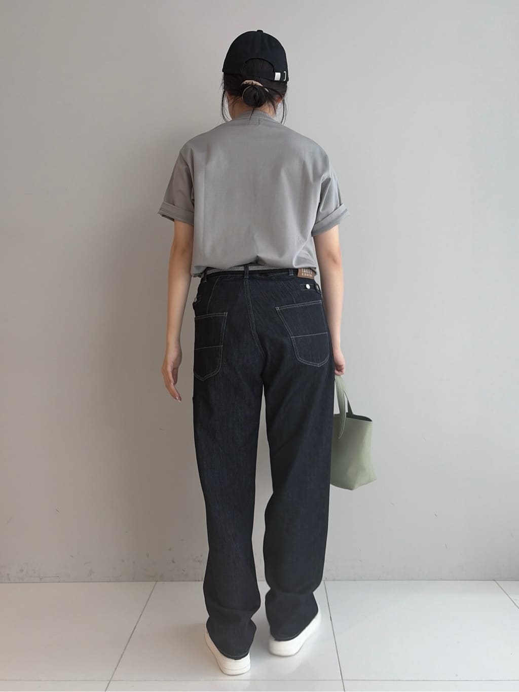Akutagawaさんの「TAKEO KIKUCHI｜ワンストローク刺繍 半袖 Tシャツ」を使ったコーディネート