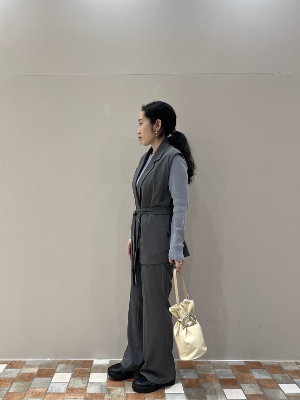 Uminoさんの「INDIVI｜Comfy SET UP｜ベルテッドジレ【セットアップ対応／通勤／カセット服／接触冷感／UVカット】」を使ったコーディネート