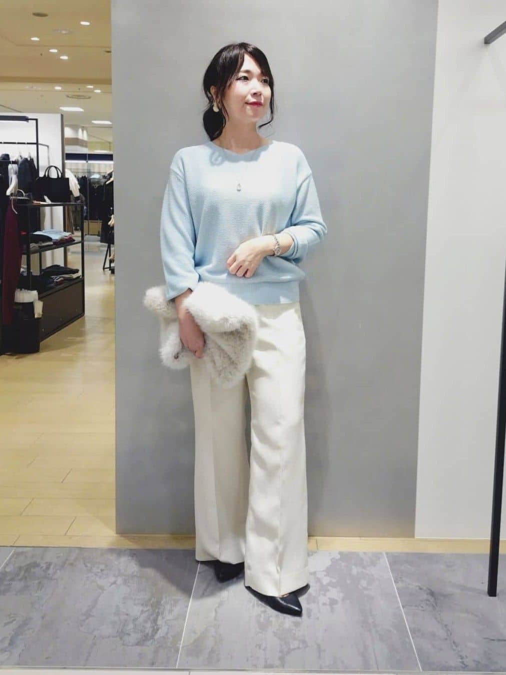 TOMOMIさんの「INDIVI｜【2WAY】フェイクファートート」を使ったコーディネート