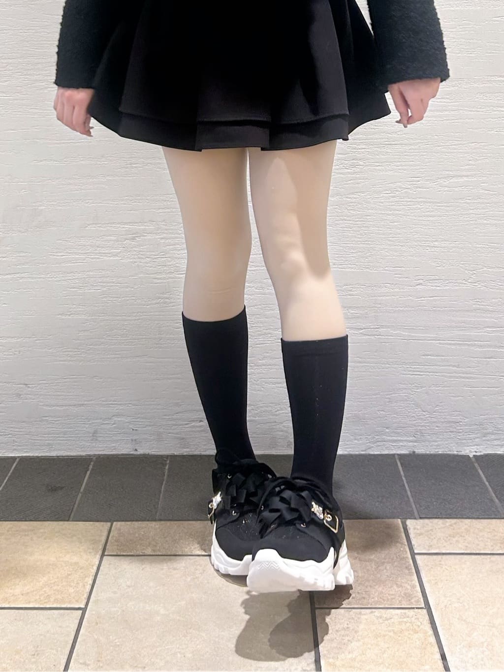 ゆうりさんの「ESPERANZA｜ツインリボンベルト付きラメスニーカー」を使ったコーディネート