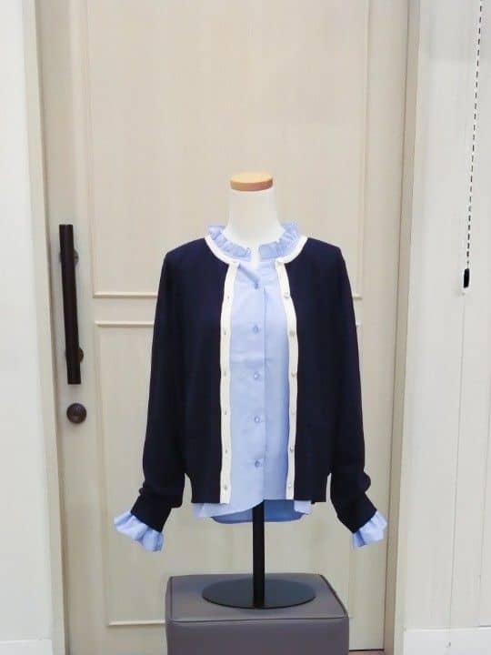 HTCさんの「SHOO･LA･RUE｜【洗濯機可/S-LL/アンサンブル可】すっきりと好印象 配色クルーネックニット」を使ったコーディネート