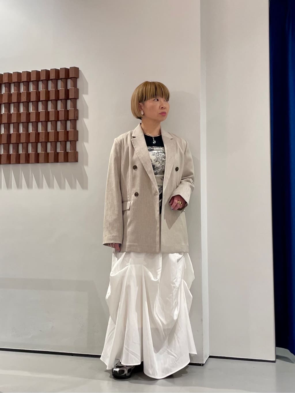 KOUさんの「INDIVI｜アートプリントスカーフ」を使ったコーディネート