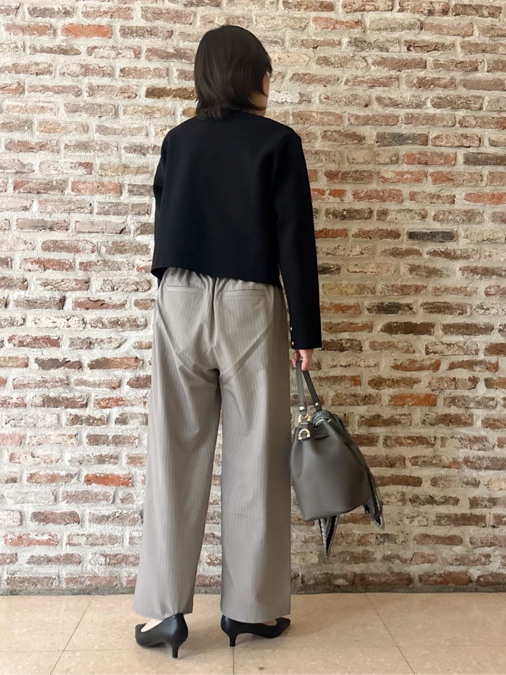 しばさんの「THE SHOP TK｜ハーフミラノカーデ」を使ったコーディネート