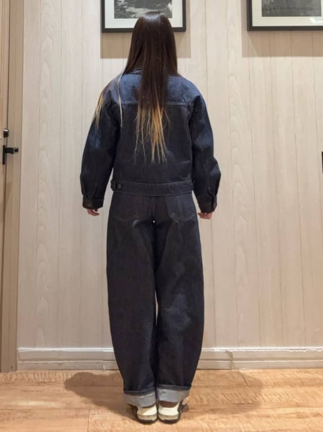 COSさんの「SHOO･LA･RUE｜【SHOO・LA・RUE DENIM】羽織るだけでこなれる　オーバーサイズデニムジャケット」を使ったコーディネート