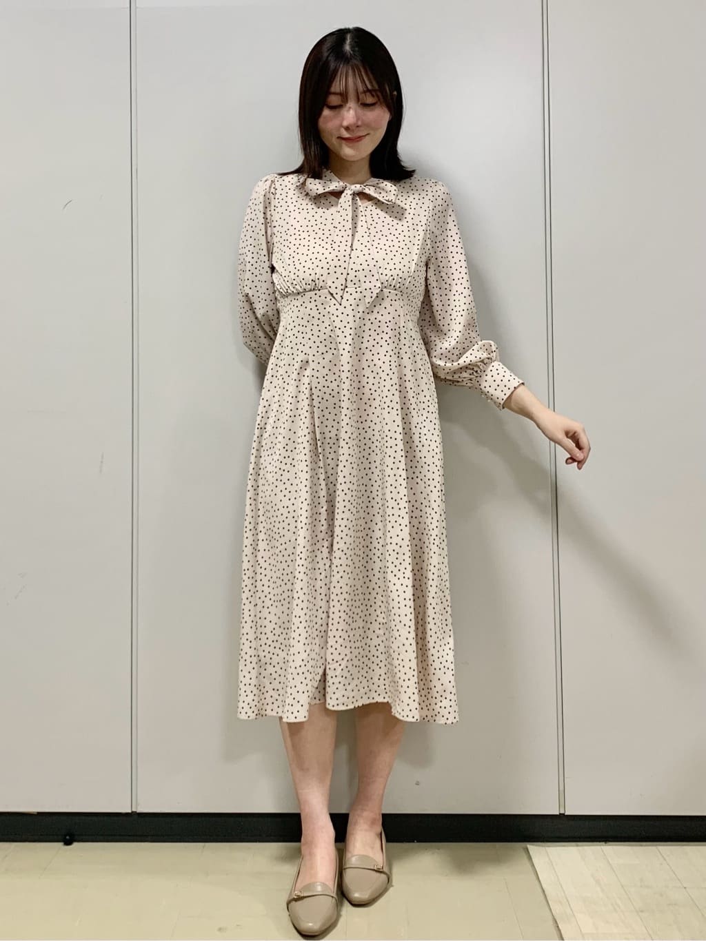 kasumiさんの「index｜リボンボウタイドットワンピース【洗濯機OK／イージーアイロン／防シワ】」を使ったコーディネート
